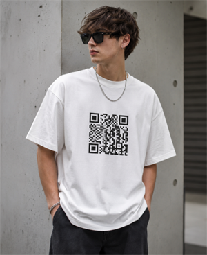 קוד QR על חולצה